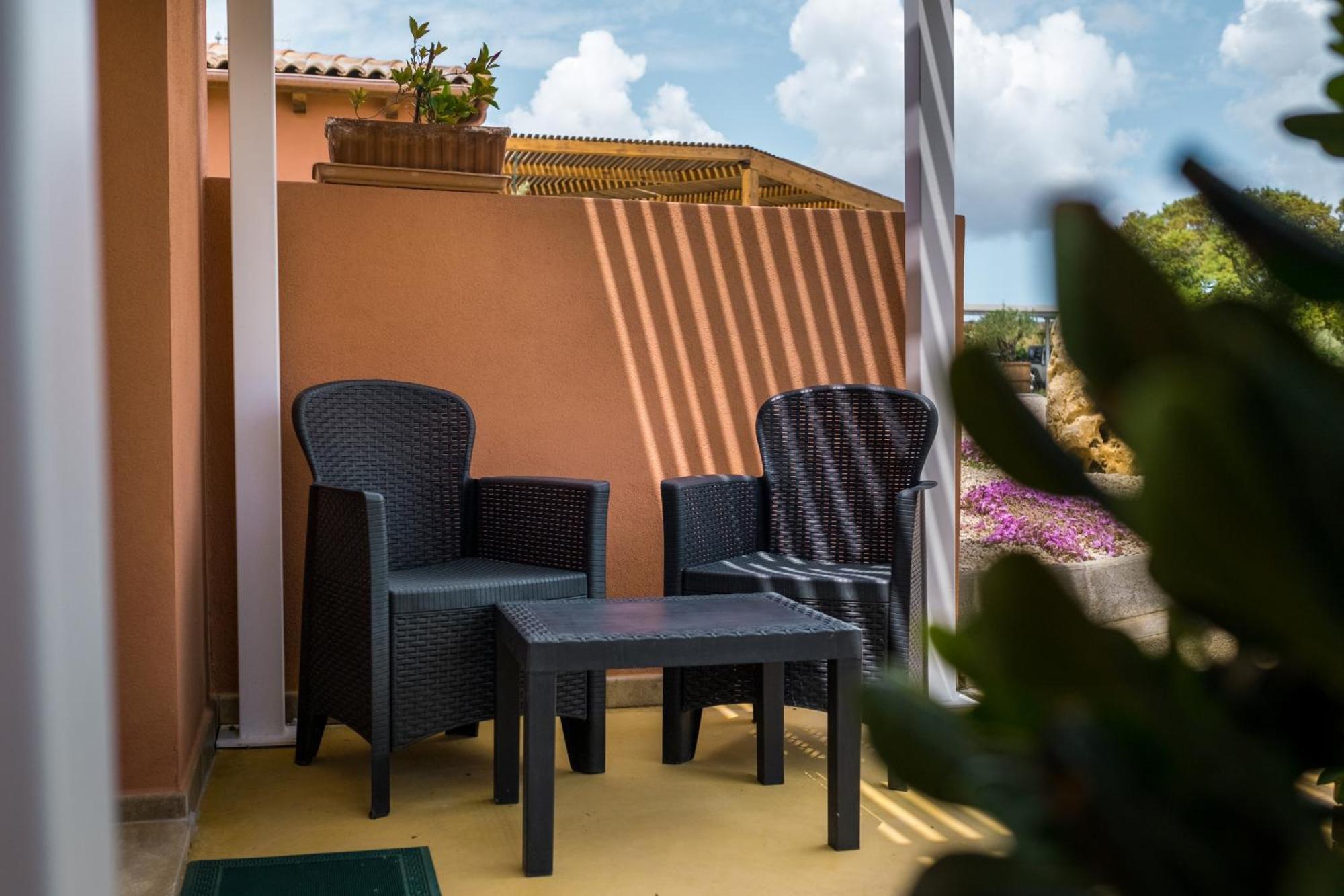 La Vinia Bed&Wine Experience - Adults Only Villa Sassari Bilik gambar