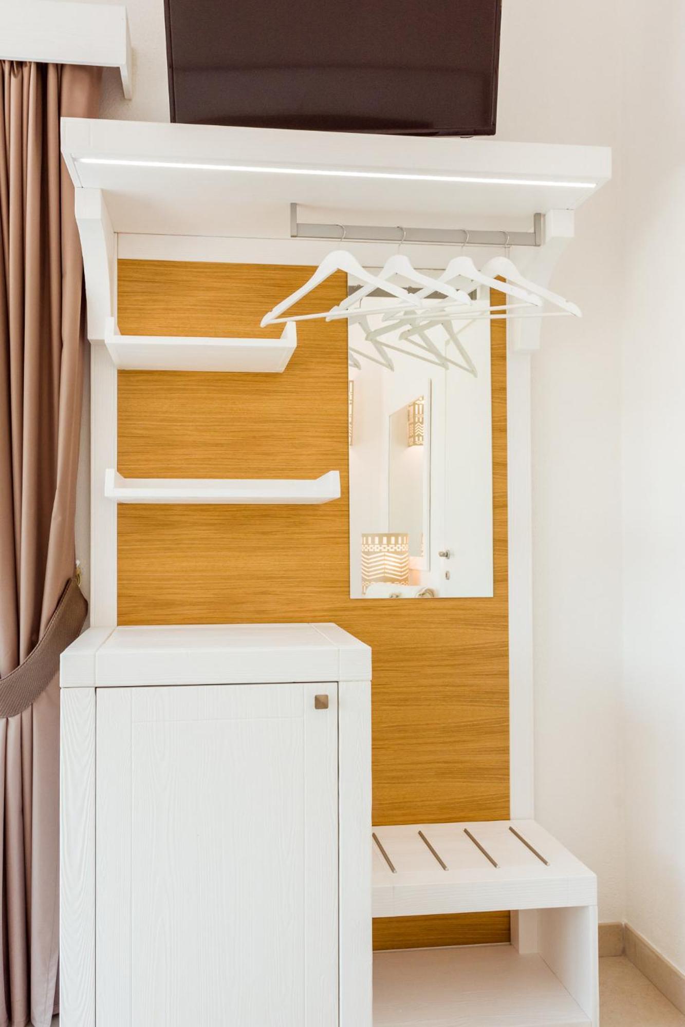 La Vinia Bed&Wine Experience - Adults Only Villa Sassari Bilik gambar